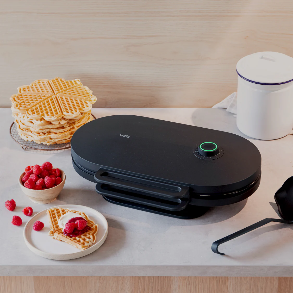 Waffle-Iron_Grand-Double_WM6DB-220_Environment_Closed_Sqr