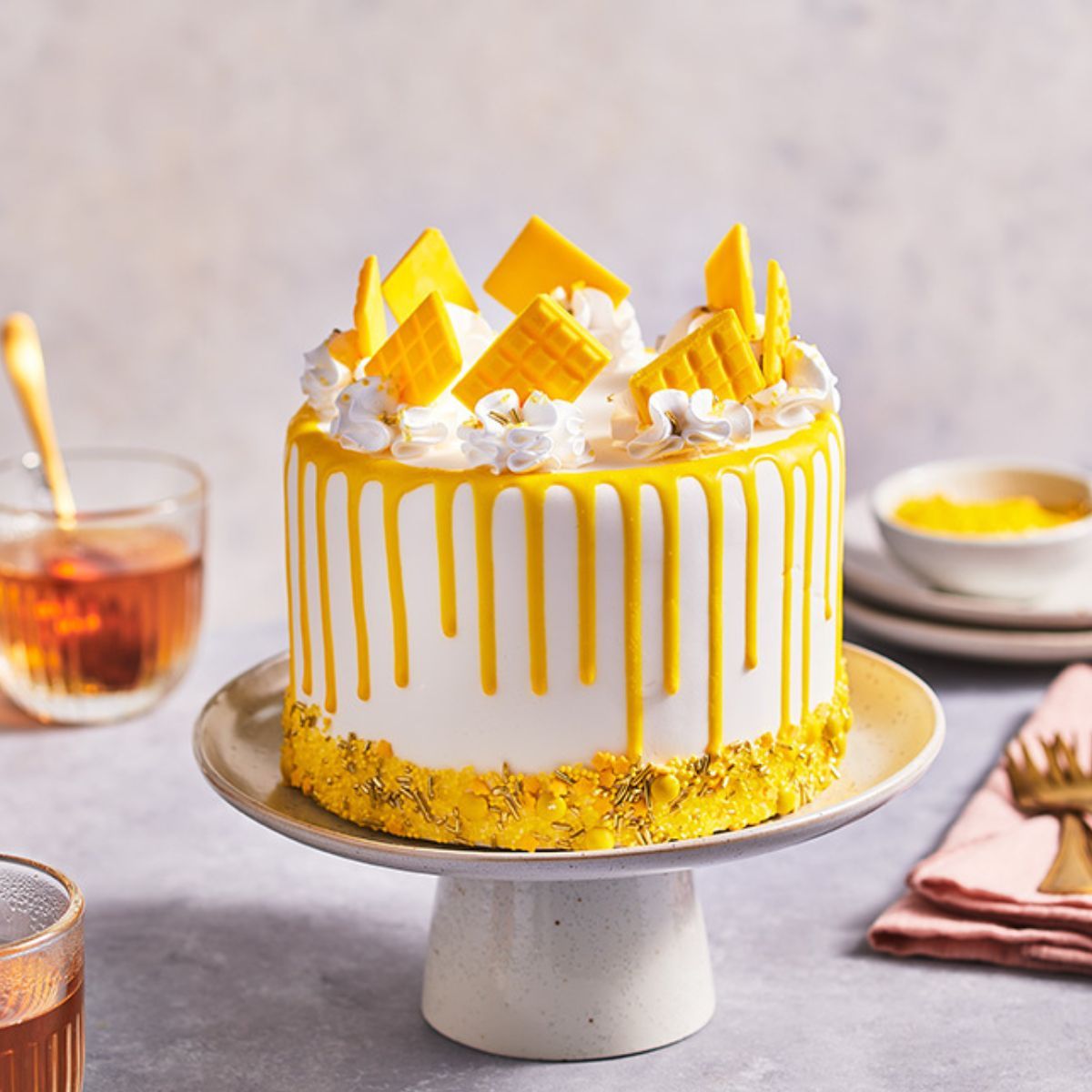 FunCakes2025_F55040_FunCakes_Cake_Drip_Yellow_4_jpg